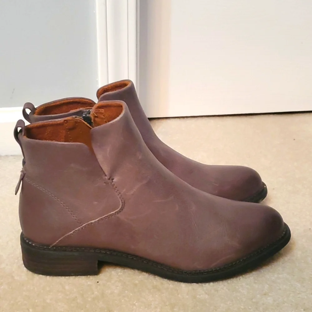 Franco Sarto leather gray, taupe tan size 9